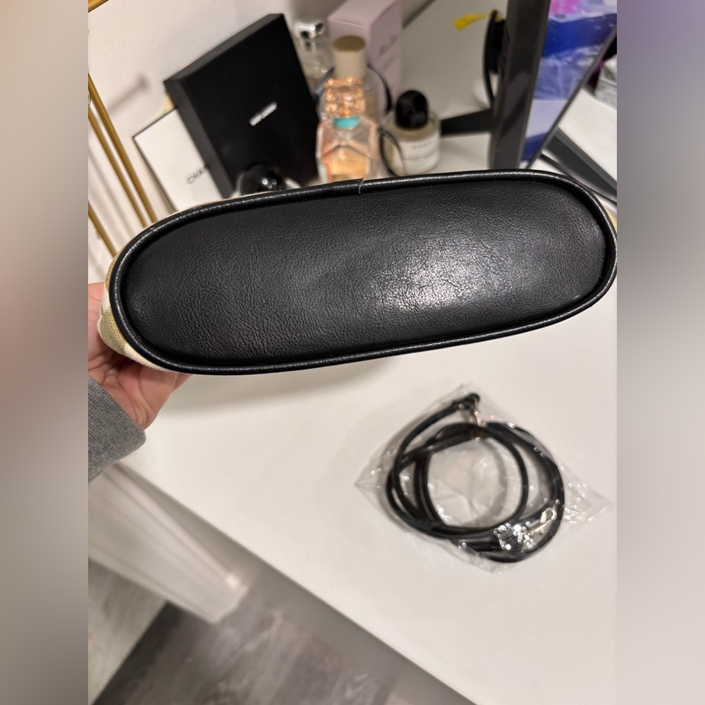 Small Fashion Purse - Picture 8 of 8